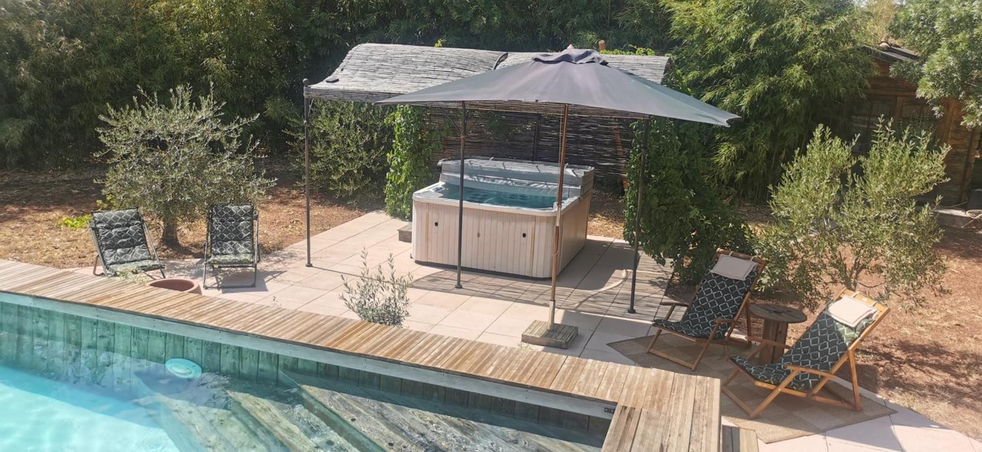 Studio De Charme En Provence, Piscine Et Jacuzzi Partages Le Luc Exteriör bild